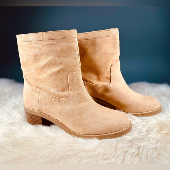 NWOT LOFT Vegan Microsuede Booties with wooden heel - Picture 8 of 10